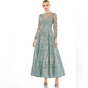 Mac Duggal Seafoam Green Embroidered Long Sleeve Gown Size 4